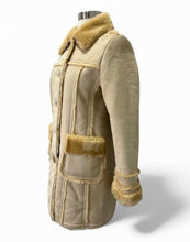 Load image into Gallery viewer, Sherpa &amp; Fur Coat
