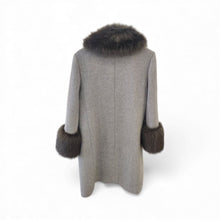 Load image into Gallery viewer, Single Breasted Wool Coat
