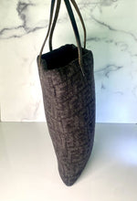 Load image into Gallery viewer, Wool Zucca Tote
