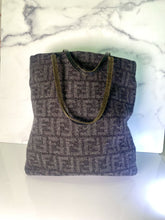 Load image into Gallery viewer, Wool Zucca Tote
