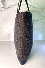 Load image into Gallery viewer, Wool Zucca Tote
