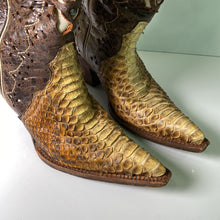 Load image into Gallery viewer, Circle G Python &amp; Studs Snip Toe Western Boots
