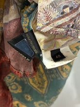 Load image into Gallery viewer, Collared Floral Long Sleeve Button Top

