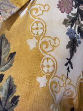 Load image into Gallery viewer, Collared Floral Long Sleeve Button Top
