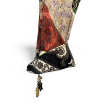 Load image into Gallery viewer, Collared Floral Long Sleeve Button Top
