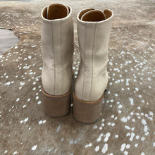 Load image into Gallery viewer, Frida Front Zip Boot
