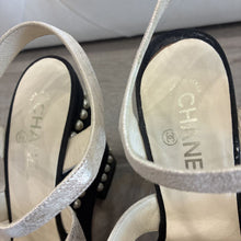 Load image into Gallery viewer, Crumpled Calfskin Grosgrain Pearl Wedge Sandals
