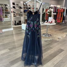 Load image into Gallery viewer, Resort 2018 Floral Print Dress
