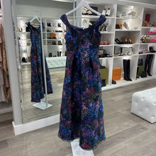 Load image into Gallery viewer, NWT Floral Off-The-Shoulder Dress JJ40255
