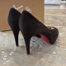 Load image into Gallery viewer, Altadama Suede Peep Toe Pumps 100mm
