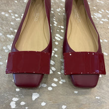 Load image into Gallery viewer, NWOT The Emma Ballet Flats

