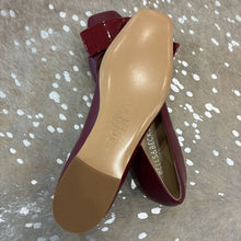 Load image into Gallery viewer, NWOT The Emma Ballet Flats
