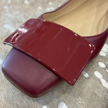 Load image into Gallery viewer, NWOT The Emma Ballet Flats
