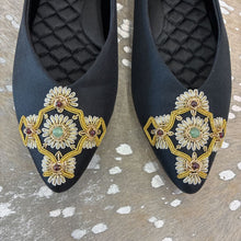Load image into Gallery viewer, Goldfinch Pointed Toe Flat
