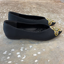 Load image into Gallery viewer, Goldfinch Pointed Toe Flat

