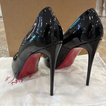 Load image into Gallery viewer, NIB New Very Prive 120 Pumps
