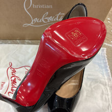 Load image into Gallery viewer, NIB New Very Prive 120 Pumps
