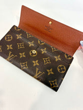 Load image into Gallery viewer, Portefeuille Sarah Long Wallet
