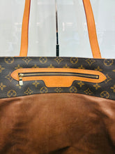 Load image into Gallery viewer, Sac Shopping 48 Tote w/ Chain Clutch
