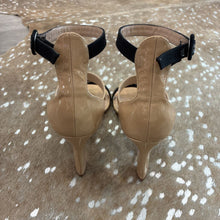 Load image into Gallery viewer, Ally Bow 100 Block Sandals
