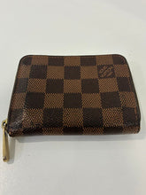 Load image into Gallery viewer, Zippy Coin Purse
