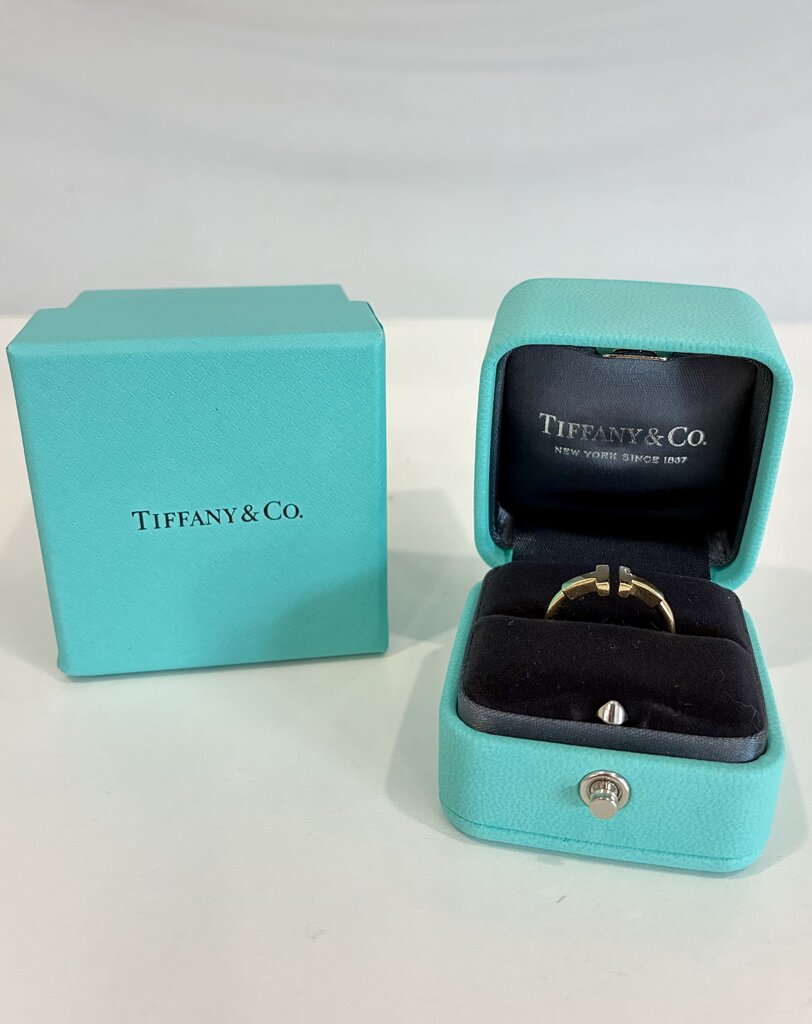 T Wire Ring Yellow Gold