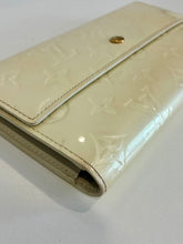 Load image into Gallery viewer, Monogram Vernis Porte-Tresor International Wallet
