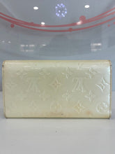 Load image into Gallery viewer, Monogram Vernis Porte-Tresor International Wallet

