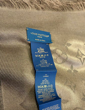 Load image into Gallery viewer, Monogram Classic Shawl M77357
