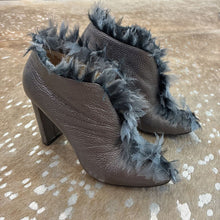 Load image into Gallery viewer, Ladine 100 Ankle Bootie
