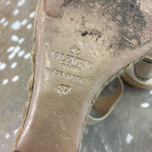 Load image into Gallery viewer, Leather Bow Accent Espadrilles
