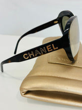 Load image into Gallery viewer, Shield Sunglasses 71281
