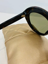 Load image into Gallery viewer, Shield Sunglasses 71281
