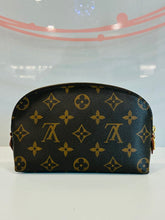 Load image into Gallery viewer, Monogram Cosmetic Pouch M47515
