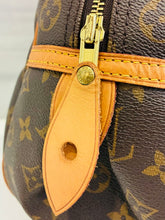 Load image into Gallery viewer, Montorgueil Shoulder Bag

