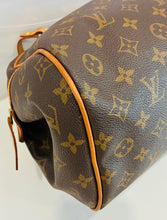 Load image into Gallery viewer, Montorgueil Shoulder Bag
