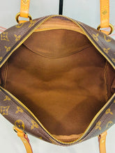 Load image into Gallery viewer, Montorgueil Shoulder Bag
