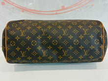 Load image into Gallery viewer, Montorgueil Shoulder Bag
