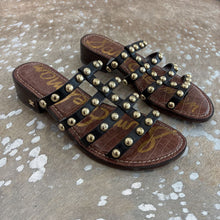 Load image into Gallery viewer, Juniper Leather Studded Sandals
