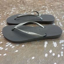 Load image into Gallery viewer, Flip Flop
