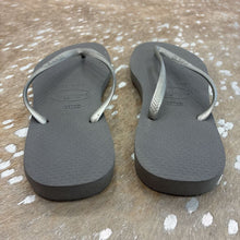 Load image into Gallery viewer, Flip Flop
