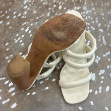 Load image into Gallery viewer, Dara Block Heel
