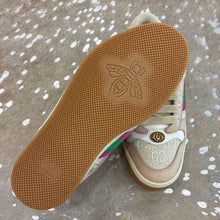 Load image into Gallery viewer, NWOT Screener Cloth Trainers
