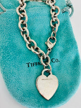 Load image into Gallery viewer, Heart Tag Pendant Chain Link Bracelet
