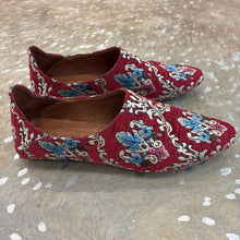 Load image into Gallery viewer, Brocade Flats
