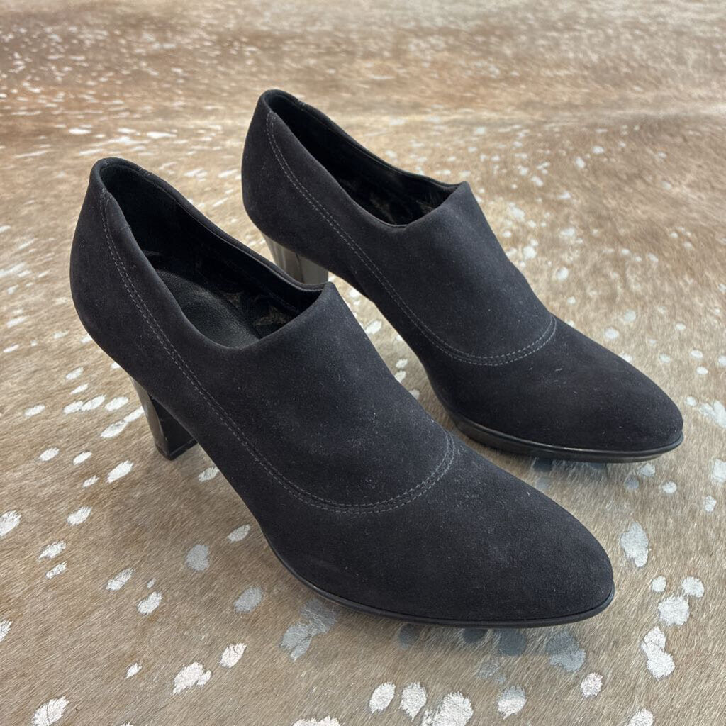 Marvin K Rosette Suede Ankle Booties