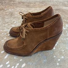 Load image into Gallery viewer, Caroline Lace Low Wedges
