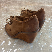 Load image into Gallery viewer, Caroline Lace Low Wedges

