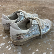 Load image into Gallery viewer, Barthy Sequin Sneakers
