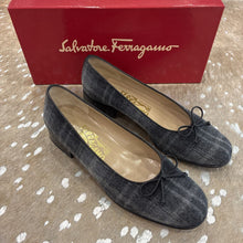 Load image into Gallery viewer, Aster Plaid Pumps
